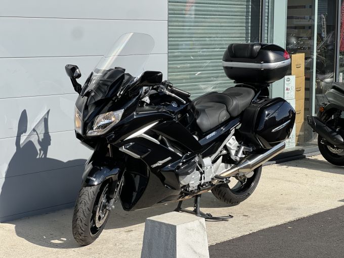 YAMAHA FJR 1300 AE 4