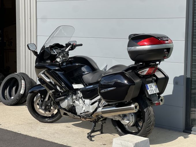 YAMAHA FJR 1300 AE 4