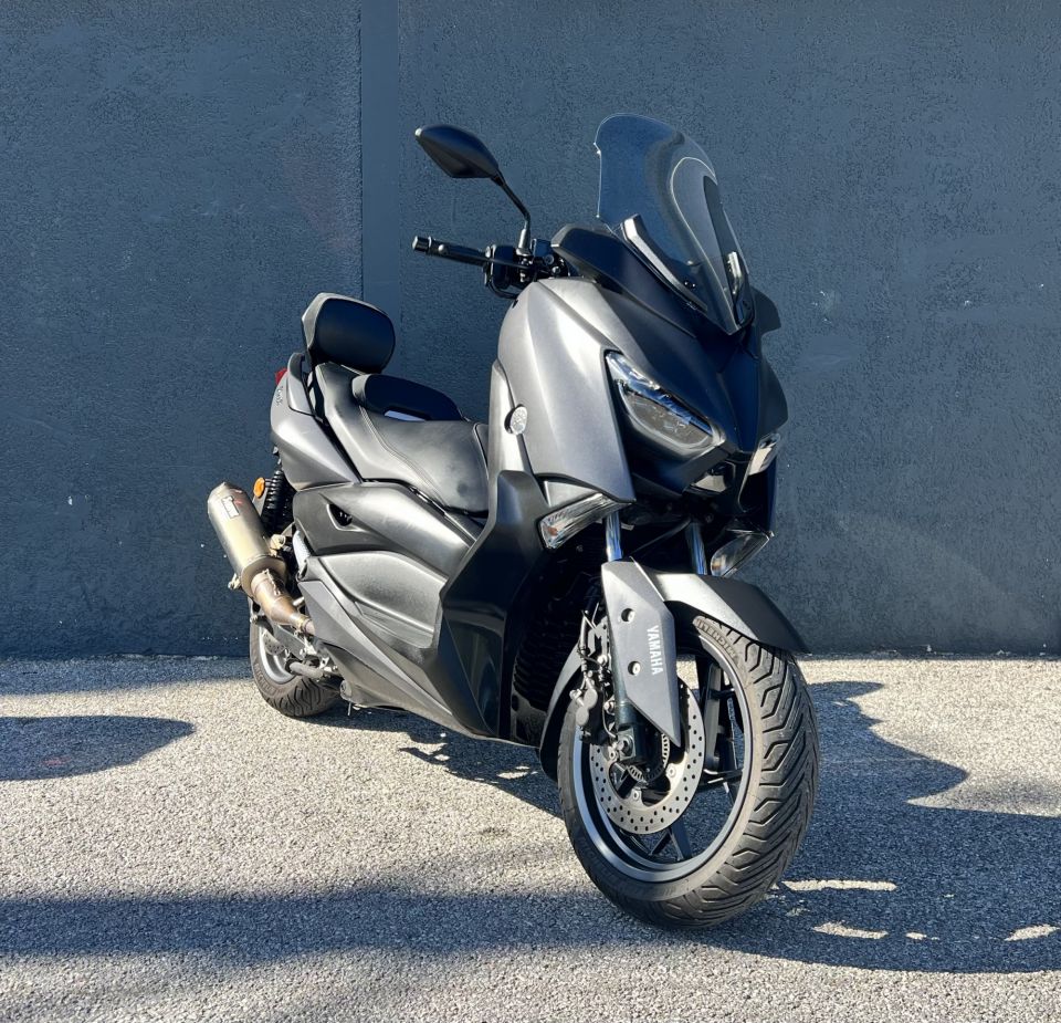 YAMAHA XMAX 300 4