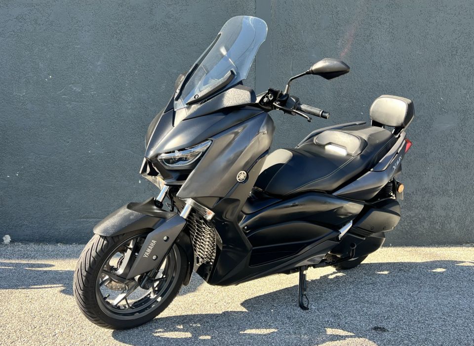 YAMAHA XMAX 300 4