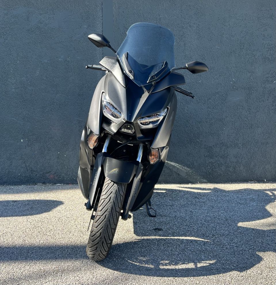 YAMAHA XMAX 300 4