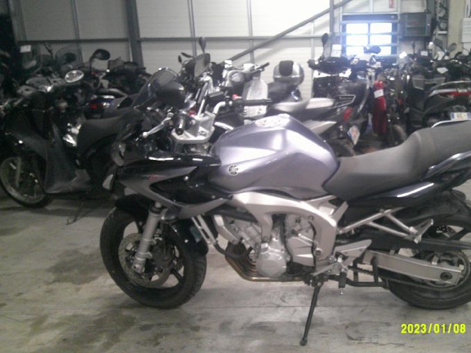YAMAHA FZ6 600 FAZER 4