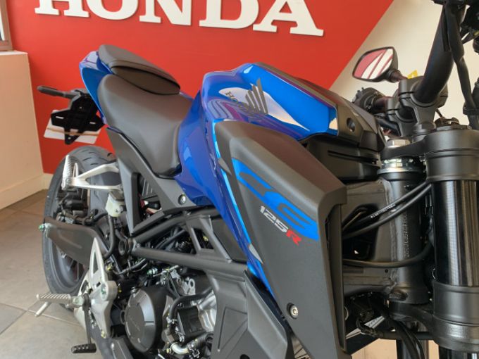 HONDA CB125R 4