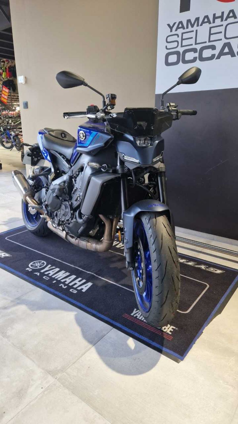 YAMAHA MT-09  Y-AMT 4