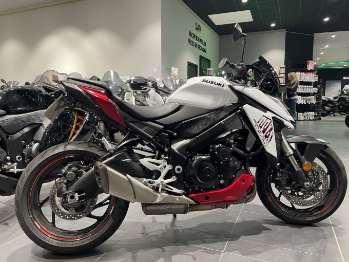 SUZUKI GSX-S 950 4
