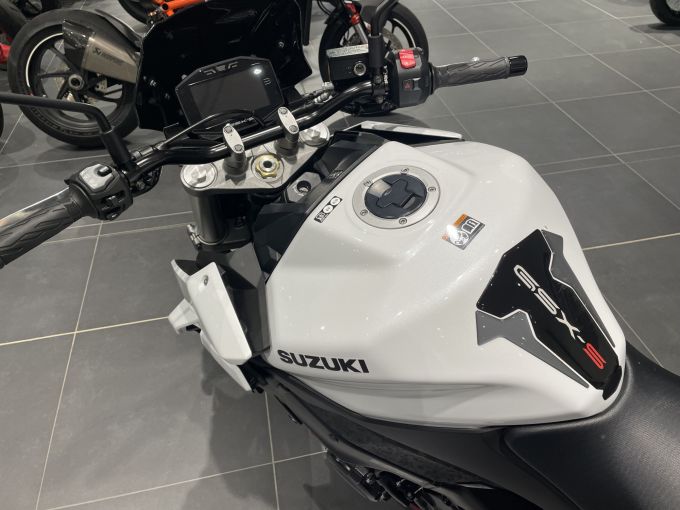 SUZUKI GSX-S 950 4