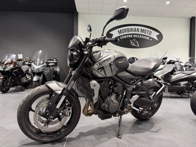 TRIUMPH TRIDENT 660 4