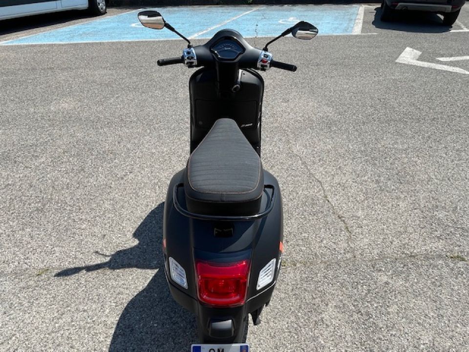 VESPA GTS SUPER SPORT 4
