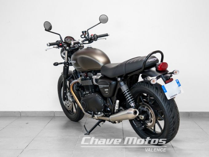 TRIUMPH SPEED TWIN 900 4