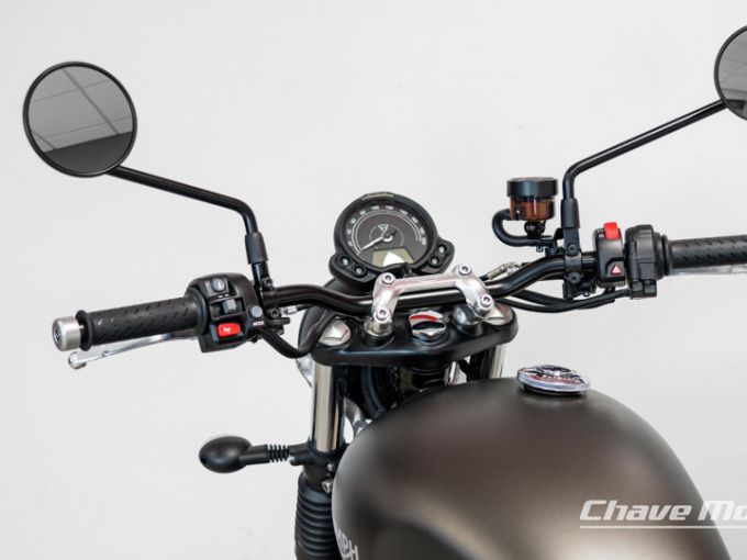 TRIUMPH SPEED TWIN 900 4