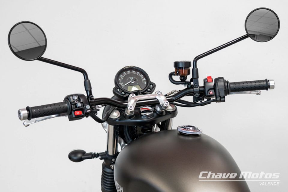 TRIUMPH SPEED TWIN 900 4