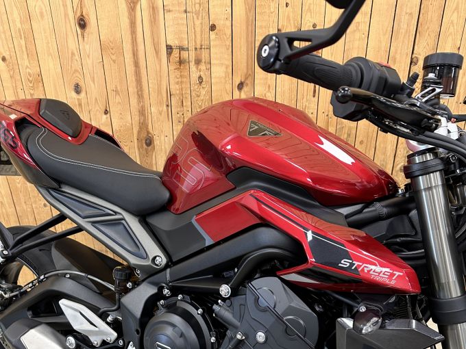 TRIUMPH STREET TRIPLE 765 RS 4