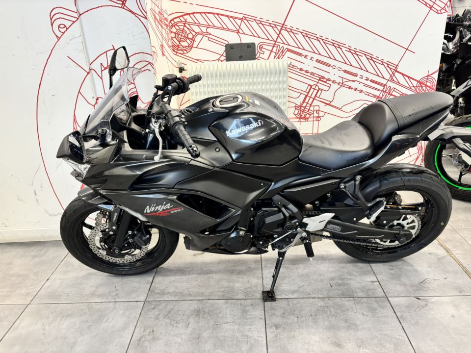 KAWASAKI NINJA 650 4