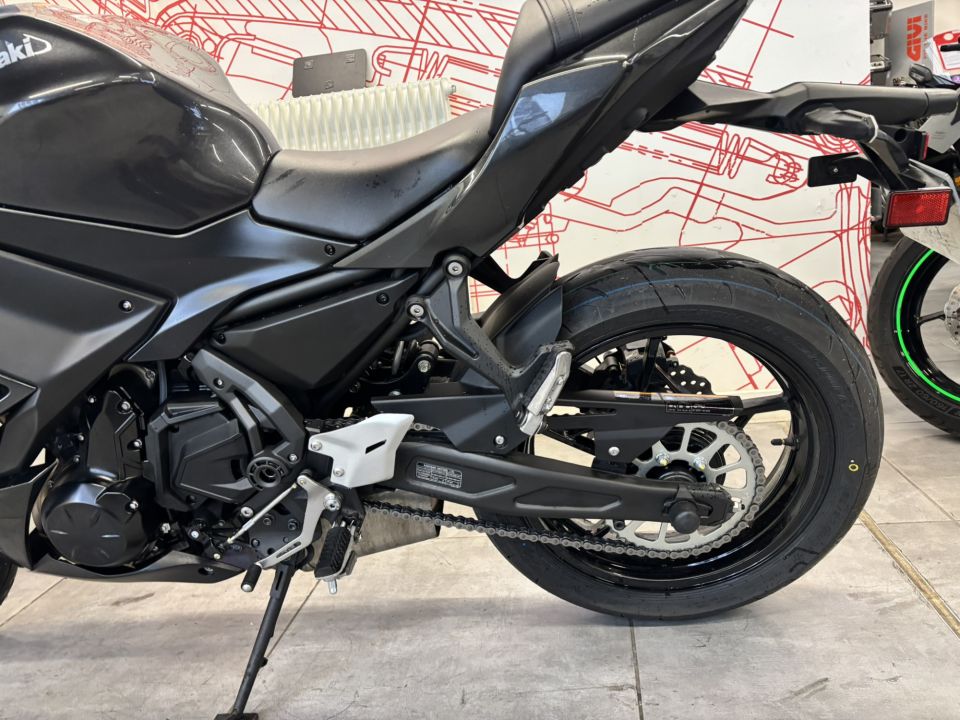 KAWASAKI NINJA 650 4