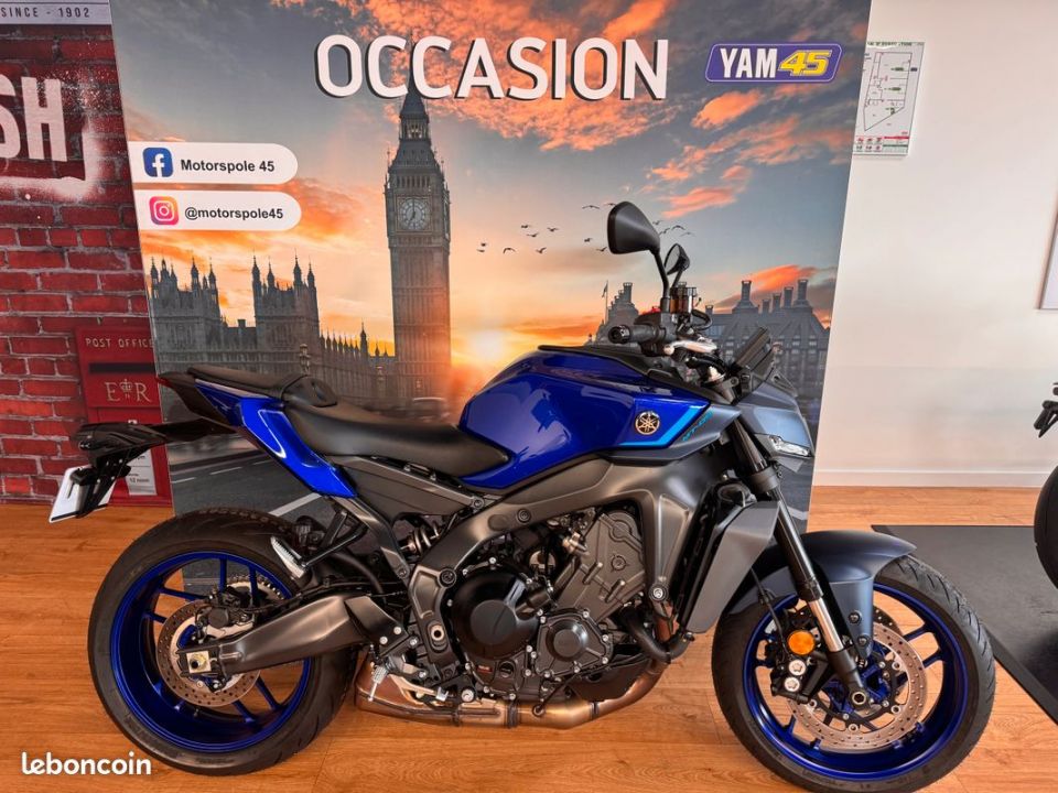 YAMAHA MT-09 4