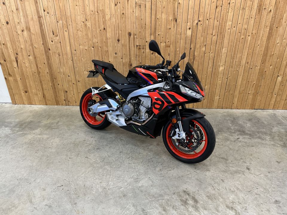 APRILIA TUONO 660 FACTORY 4