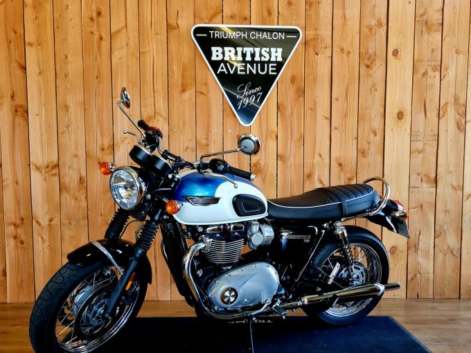 TRIUMPH BONNEVILLE T120 4