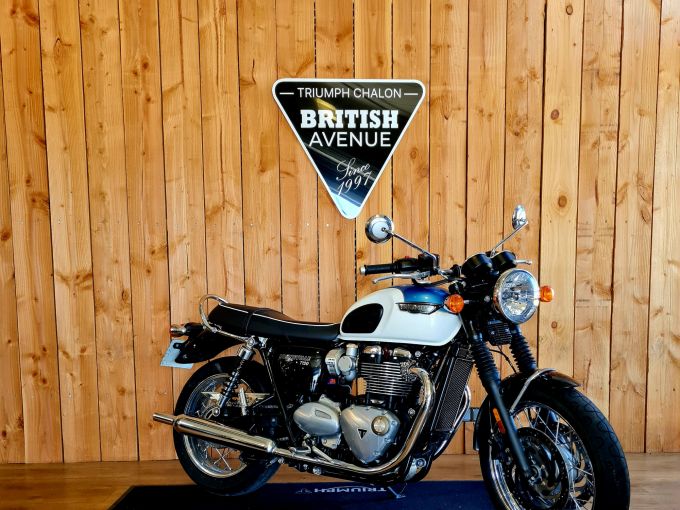 TRIUMPH BONNEVILLE T120 4