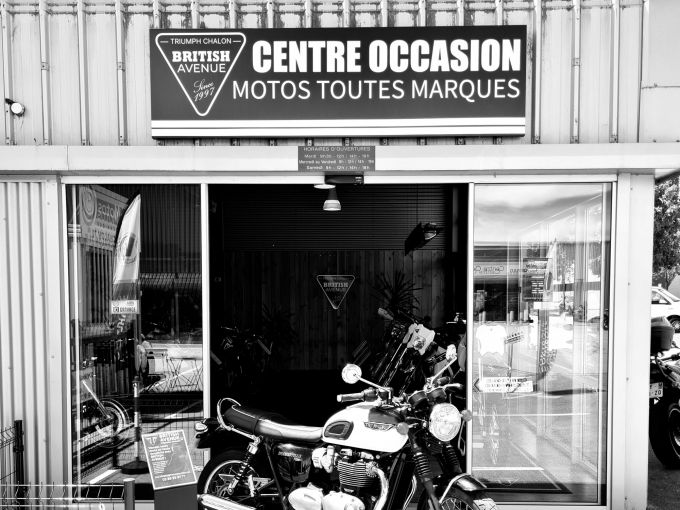 TRIUMPH BONNEVILLE T120 4