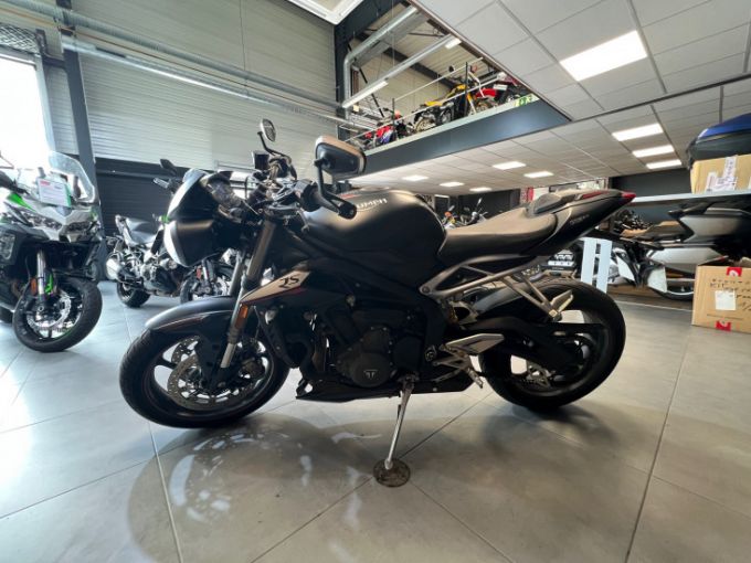 TRIUMPH STREET TRIPLE 765 RS 4