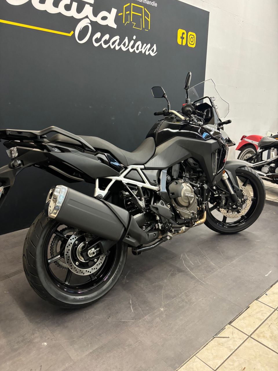 SUZUKI V-STROM 800SE 4