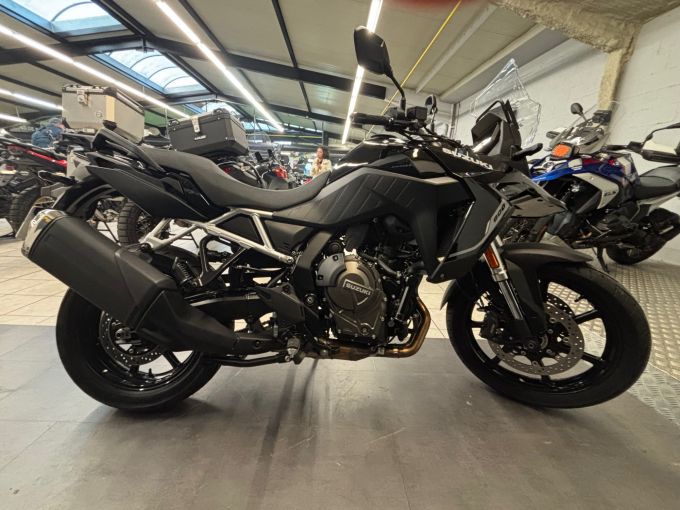SUZUKI V-STROM 800SE 4