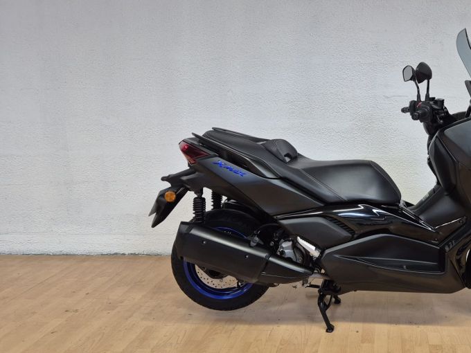 YAMAHA XMAX 300 4