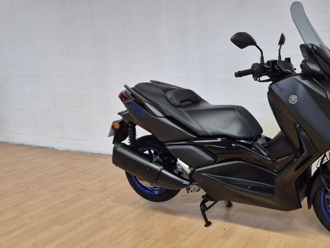 YAMAHA XMAX 300 4