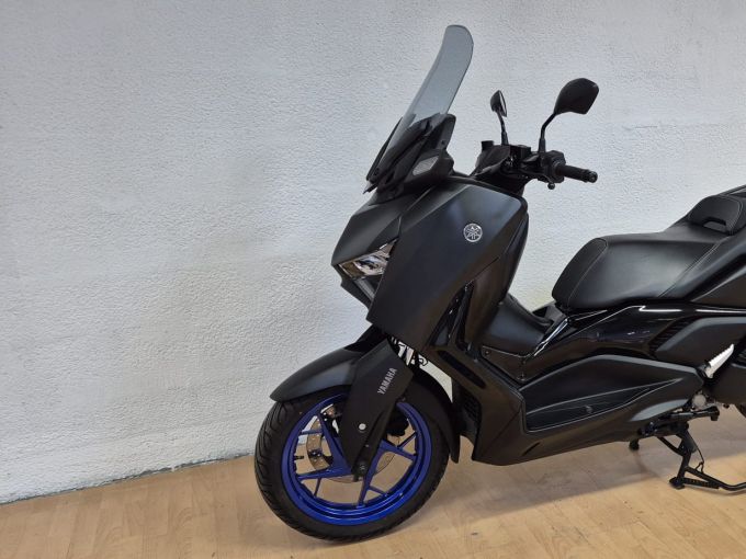 YAMAHA XMAX 300 4