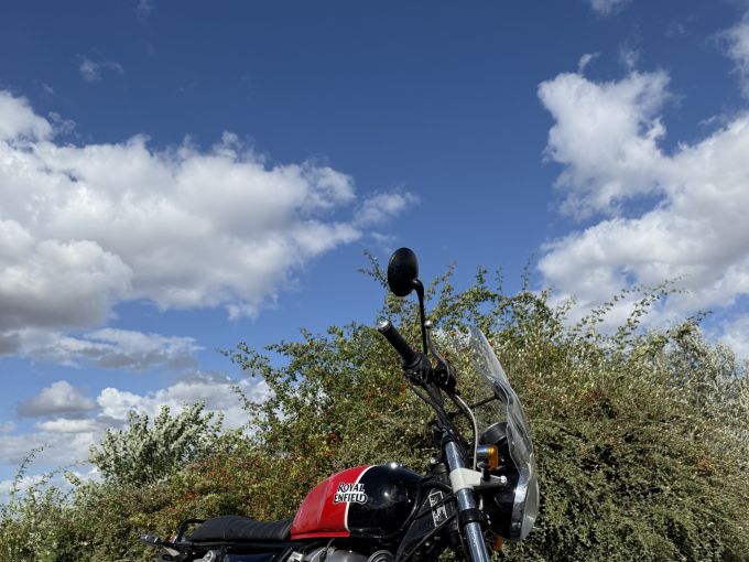 ROYAL ENFIELD INTERCEPTOR 4