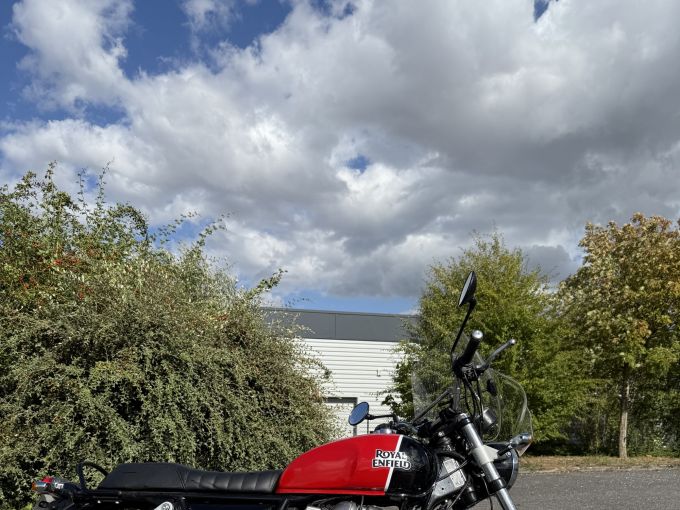 ROYAL ENFIELD INTERCEPTOR 4