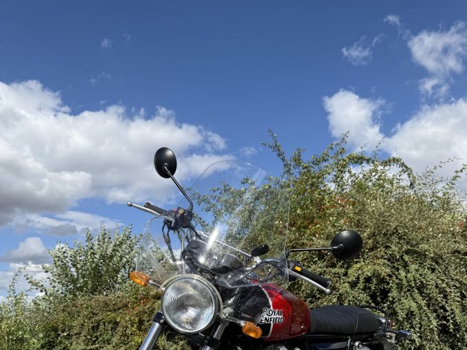 ROYAL ENFIELD INTERCEPTOR 4