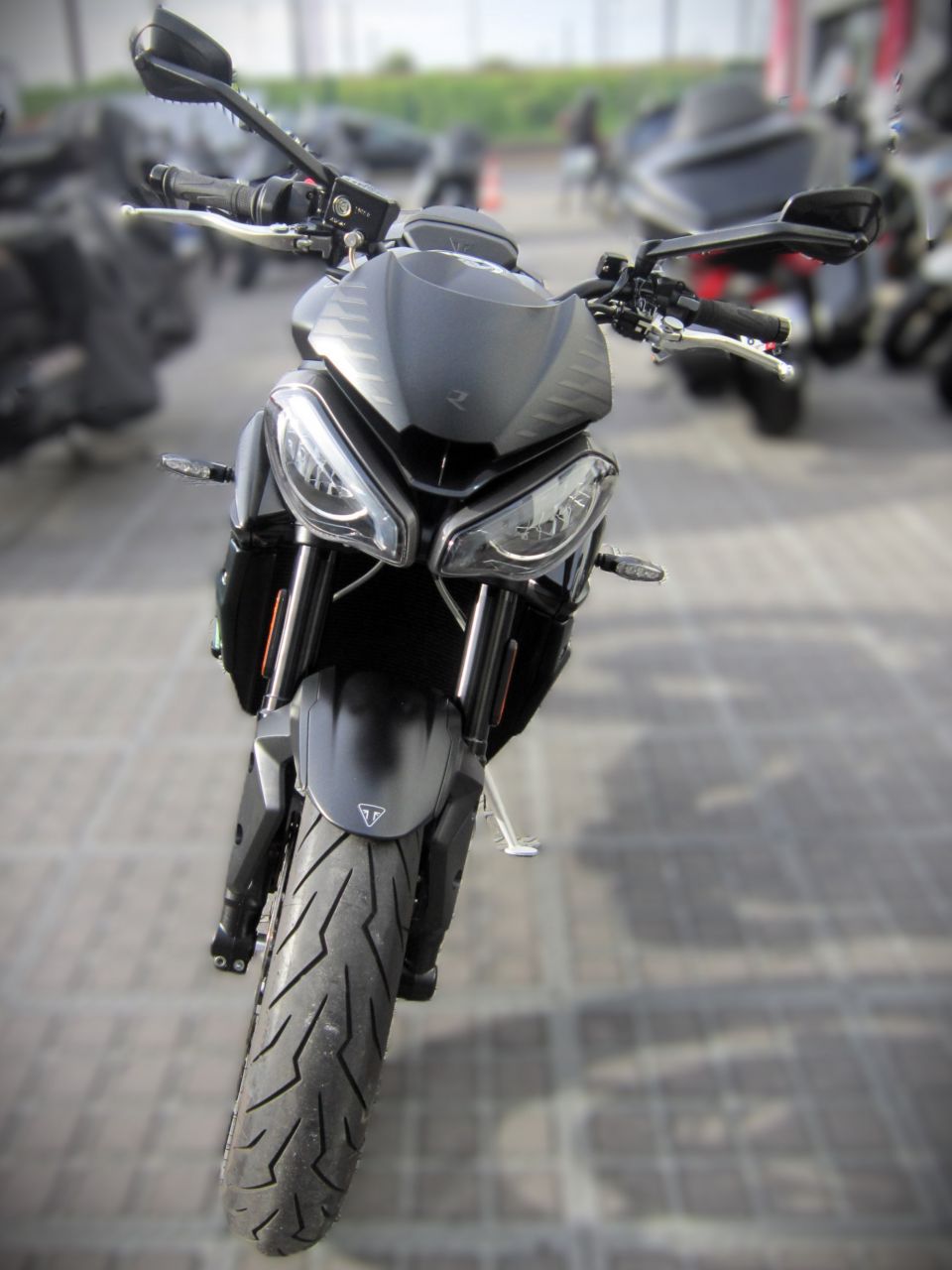 TRIUMPH STREET TRIPLE 765 R 4