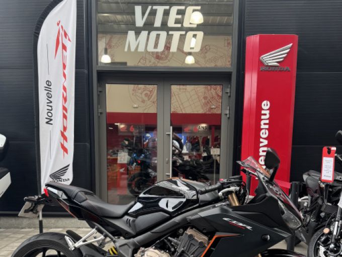 HONDA CBR650R 4