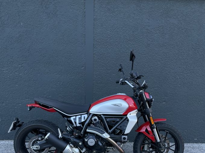 DUCATI SCRAMBLER ICON 4