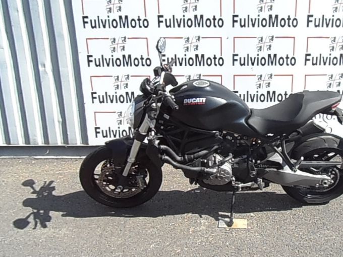 DUCATI MONSTER 821 4