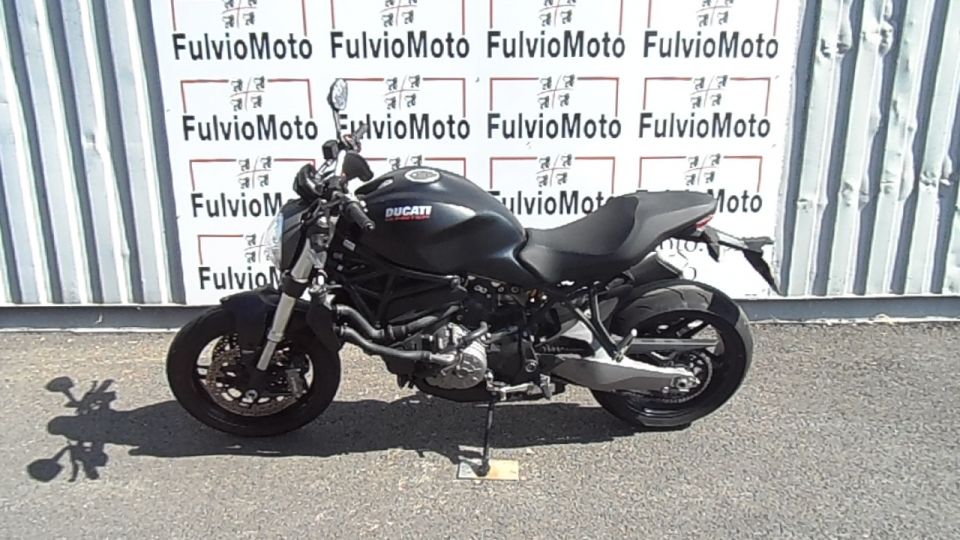 DUCATI MONSTER 821 4