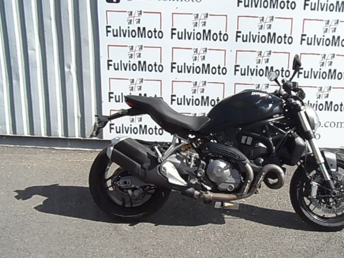 DUCATI MONSTER 821 4