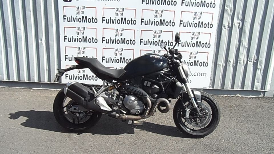 DUCATI MONSTER 821 4