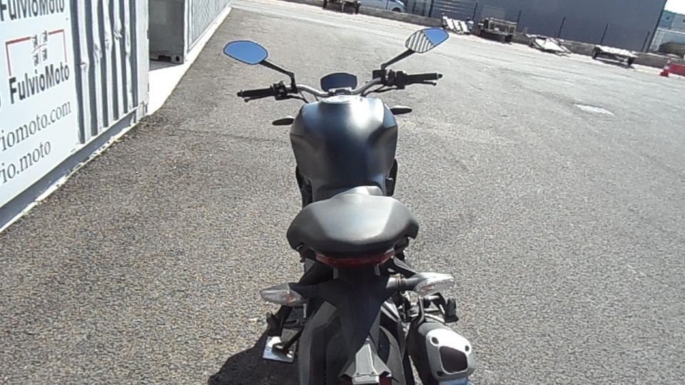 DUCATI MONSTER 821 4