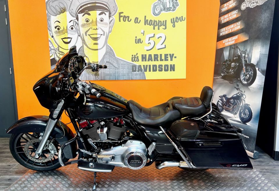 HARLEY-DAVIDSON TOURING STREET GLIDE 1923 CVO  4