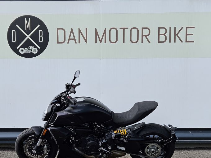 DUCATI DIAVEL DARK 4