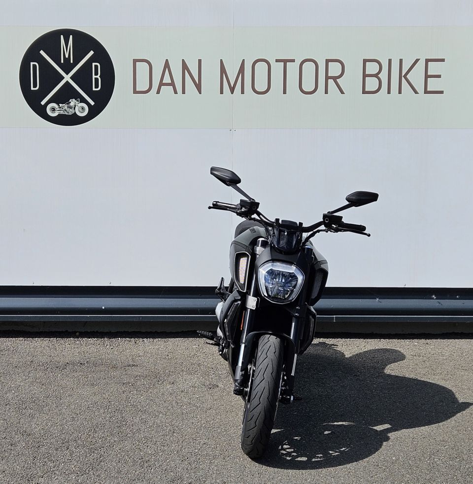 DUCATI DIAVEL DARK 4