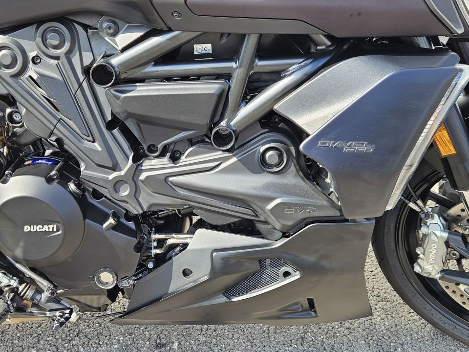 DUCATI DIAVEL DARK 4