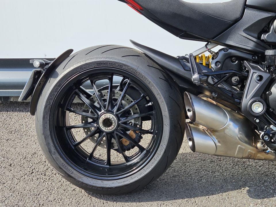 DUCATI DIAVEL DARK 4