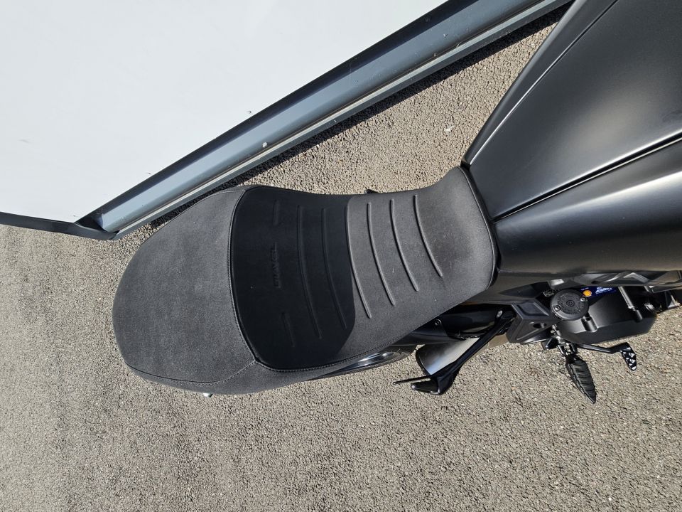 DUCATI DIAVEL DARK 4