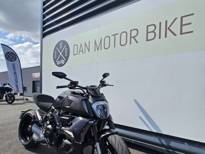 DUCATI DIAVEL DARK 4