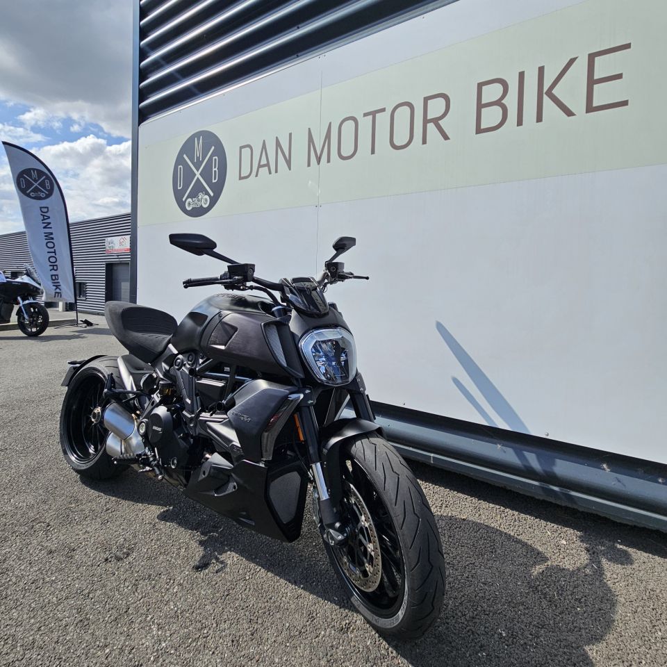 DUCATI DIAVEL DARK 4