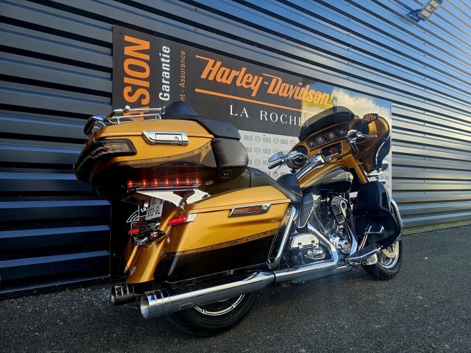 HARLEY-DAVIDSON TOURING ELECTRA GLIDE 1800 ULTRA CLASSIC CVO 105th ANNIVERSAIRE 4