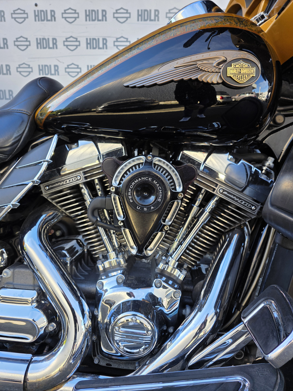 HARLEY-DAVIDSON TOURING ELECTRA GLIDE 1800 ULTRA CLASSIC CVO 105th ANNIVERSAIRE 4